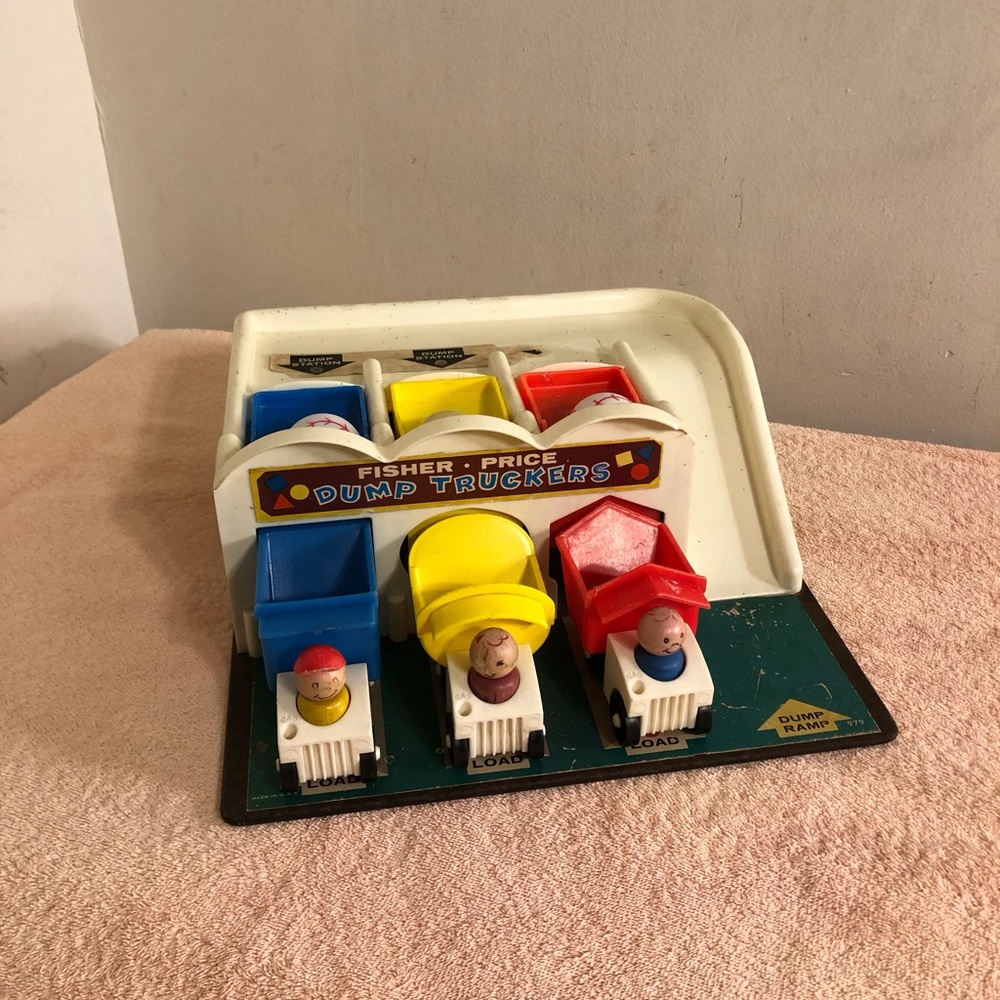 Vintage 1965 Fisher Price Little People Dump Truckers #979 Wood People